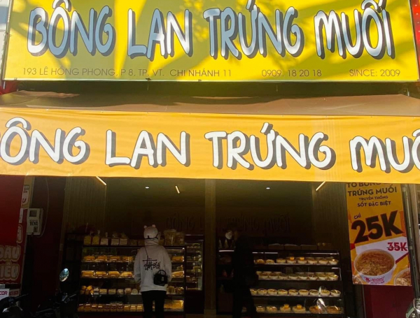 Hướng dẫn trang trí bánh bông lan trứng muối đơn giản mà siêu đẹp